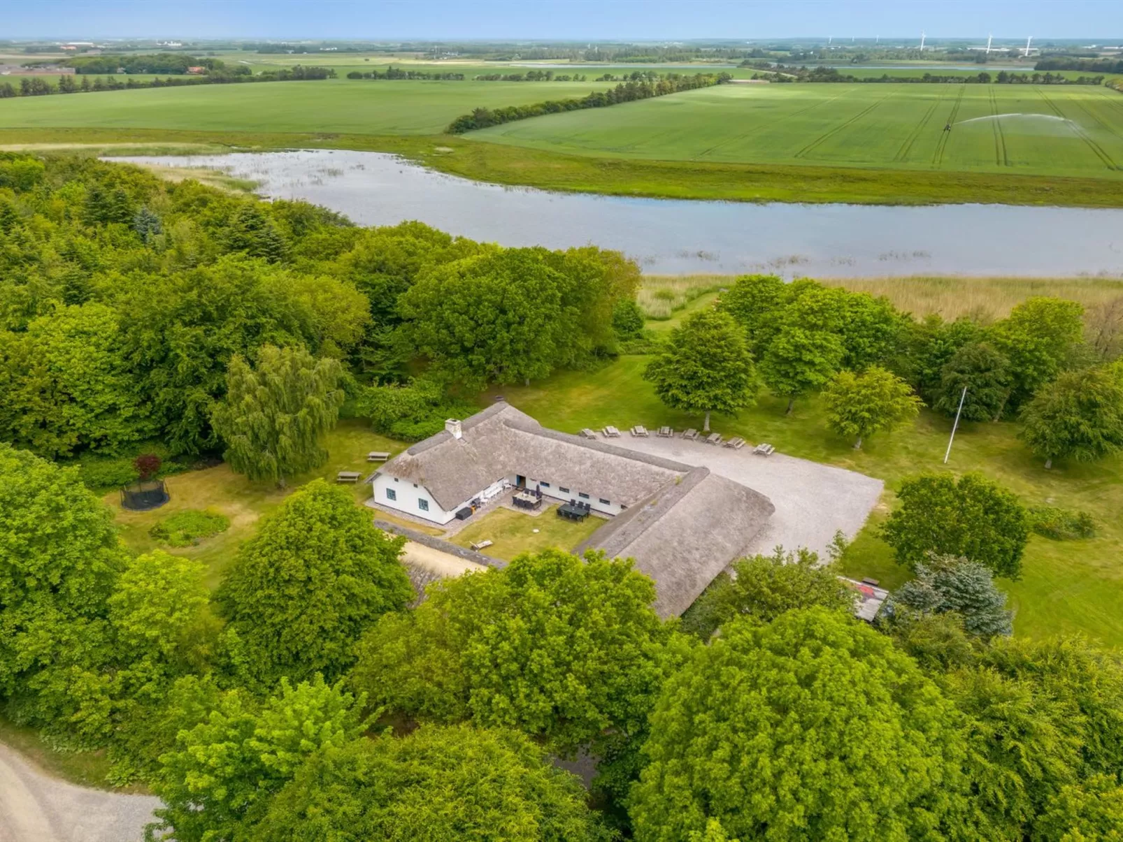 "Tatiane" - 10km from the sea