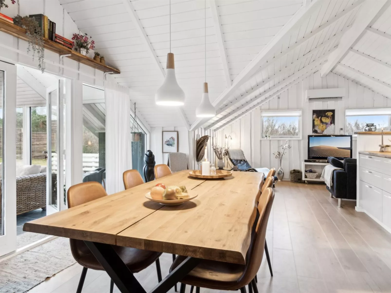 "Laurens" - 800m from the sea