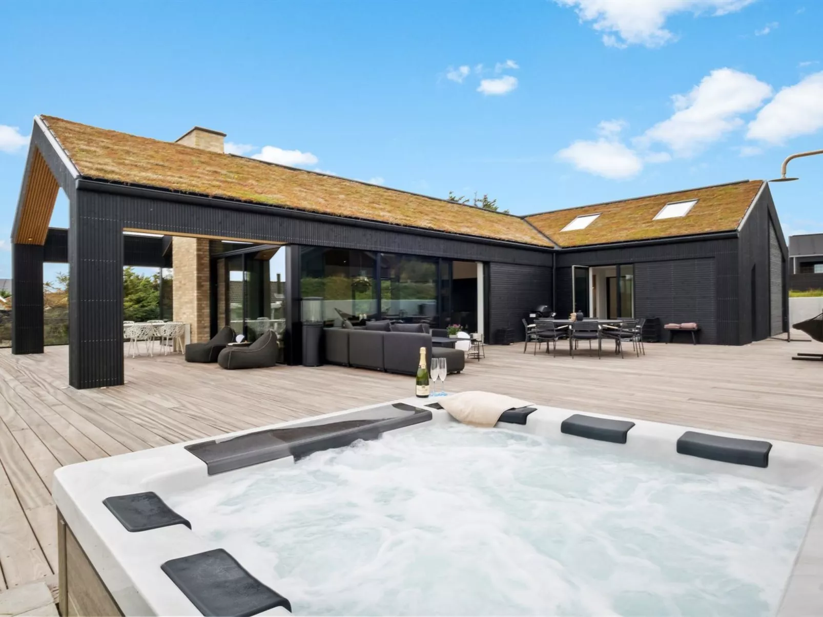 "Ilja" - 800m from the sea