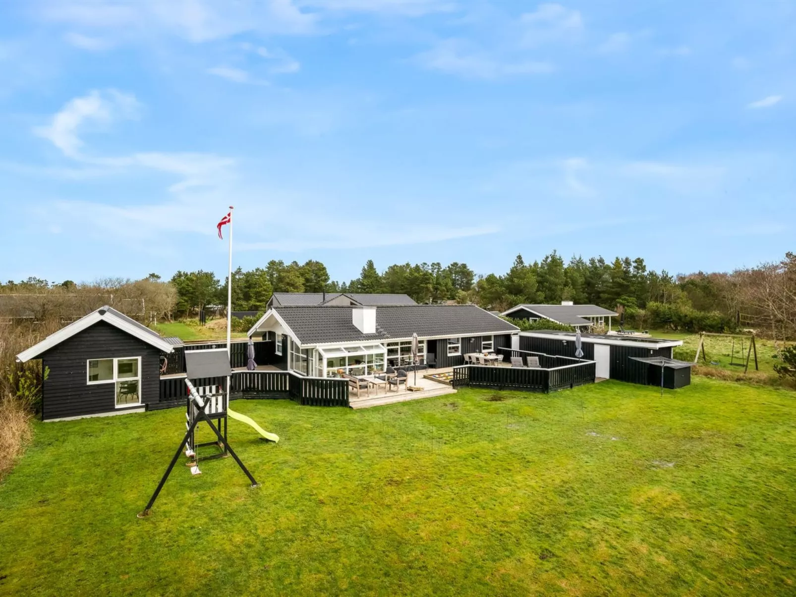 "Emilia" - 1.8km from the sea