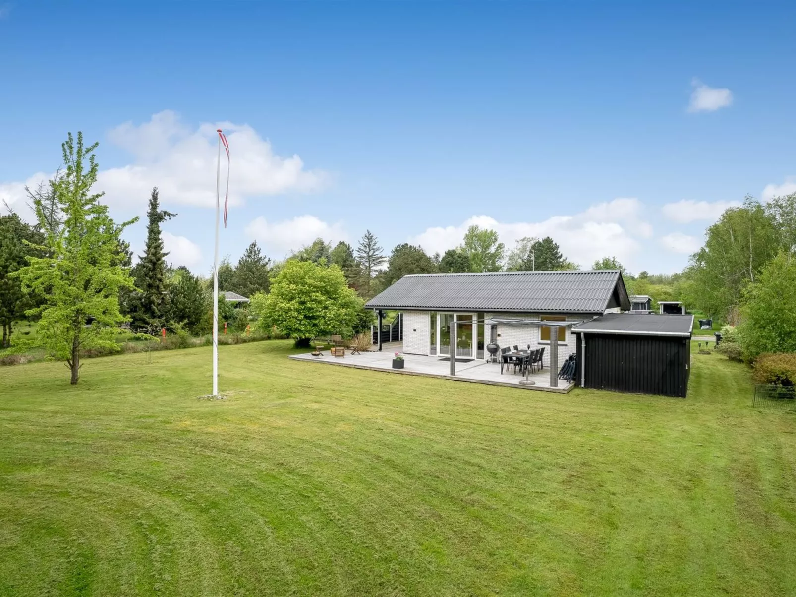 "Ginie" - 600m from the sea