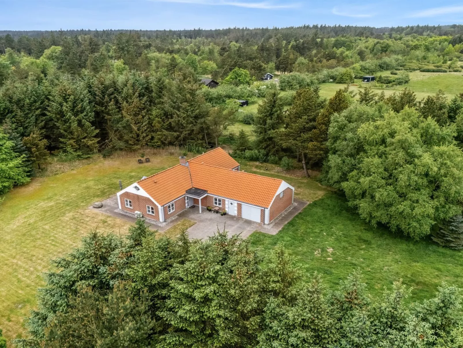 "Marlise" - 2.5km from the sea