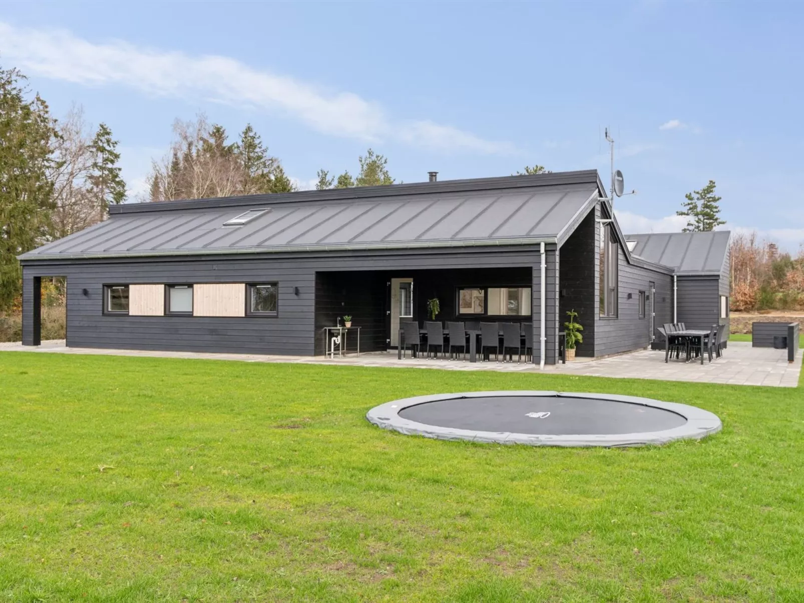 "Lanessa" - 800m from the sea