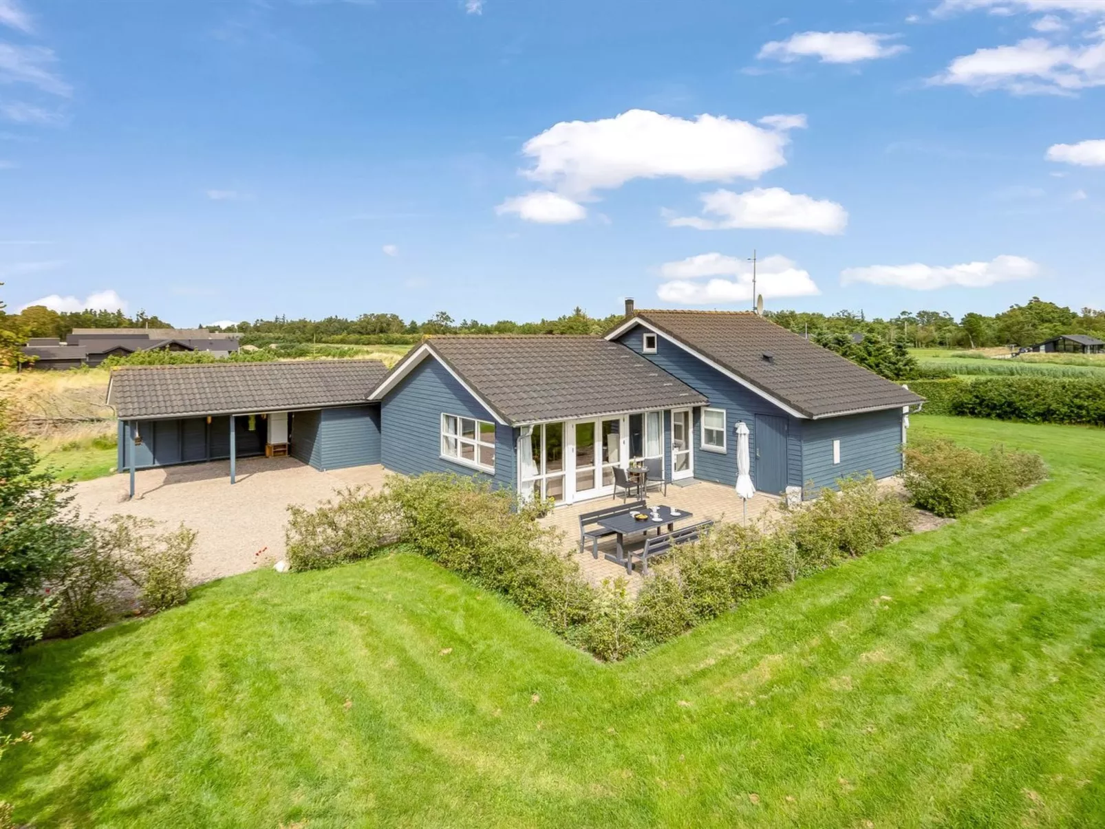 "Lari" - 600m from the sea