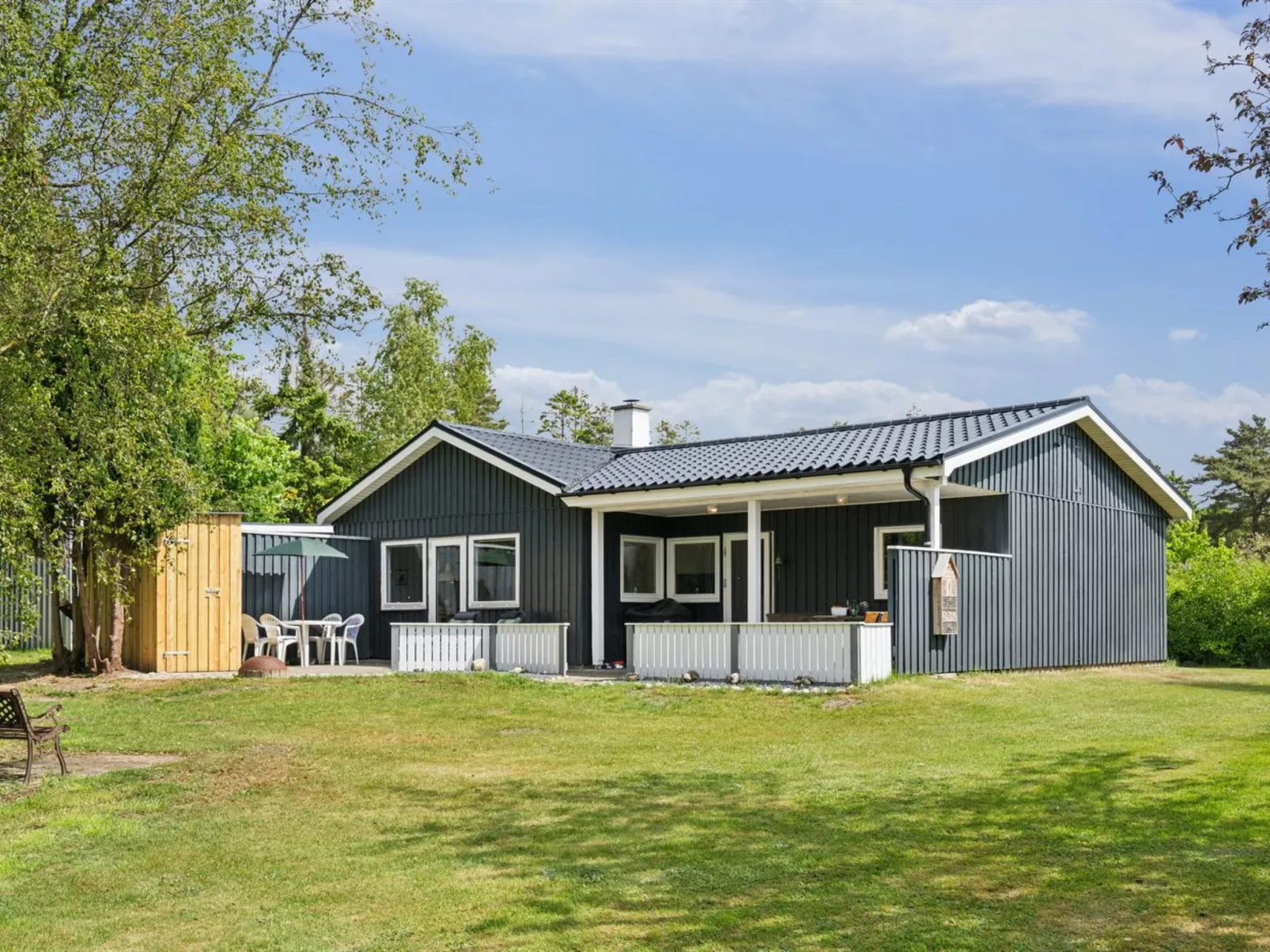 "Mani" - 1.1km from the sea