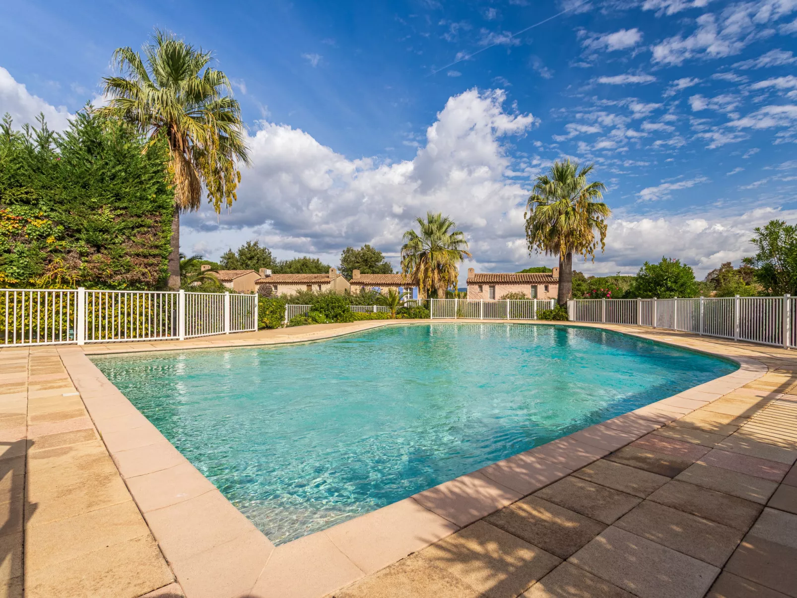 Les Parcs de Gassin-Buiten