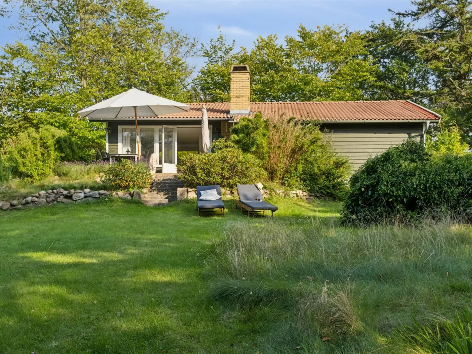 "Awenita" - 250m from the sea