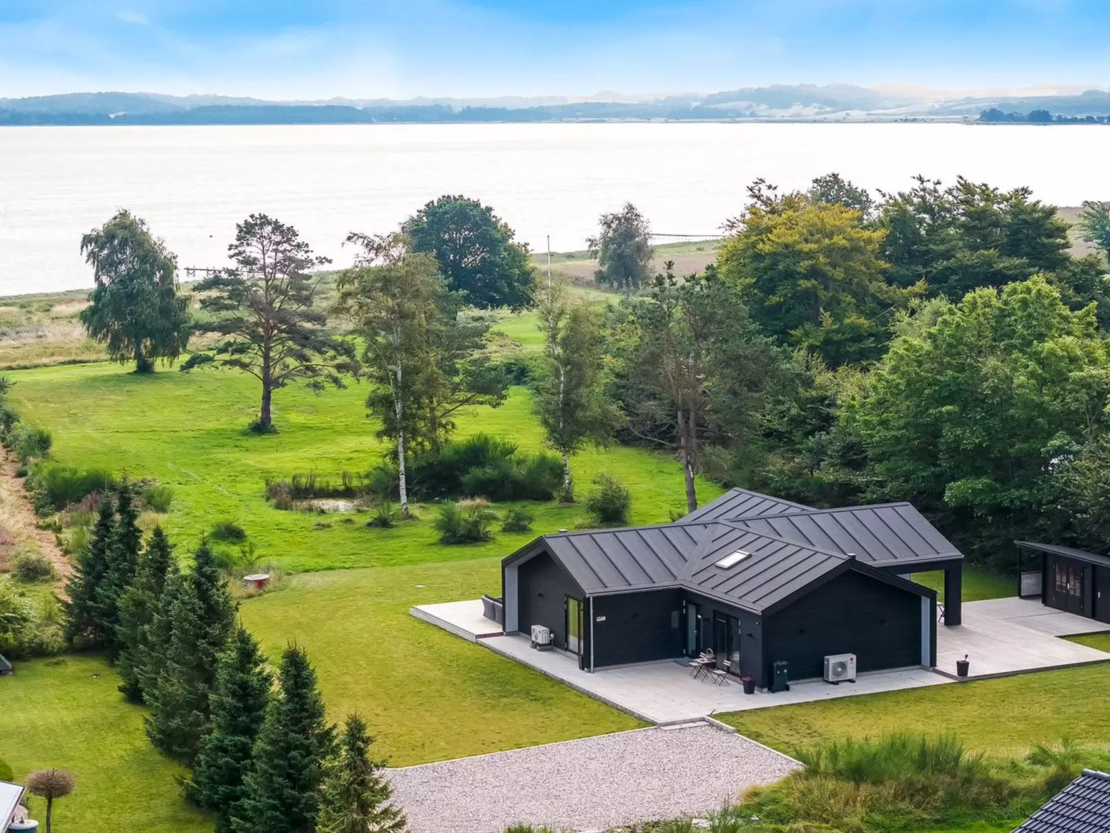 "Jahn" - 250m to the fjord