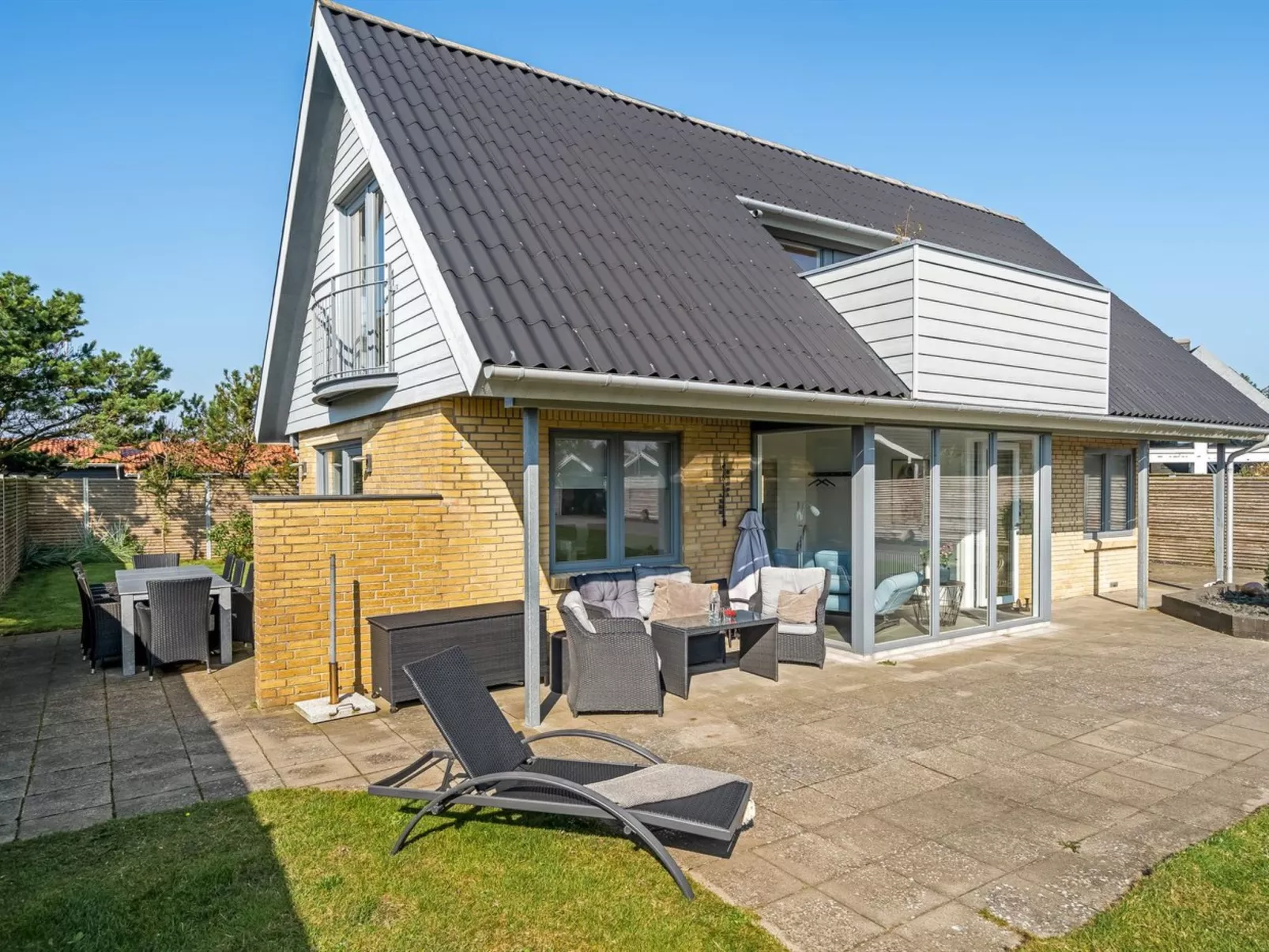 "Isabel" - 600m from the sea