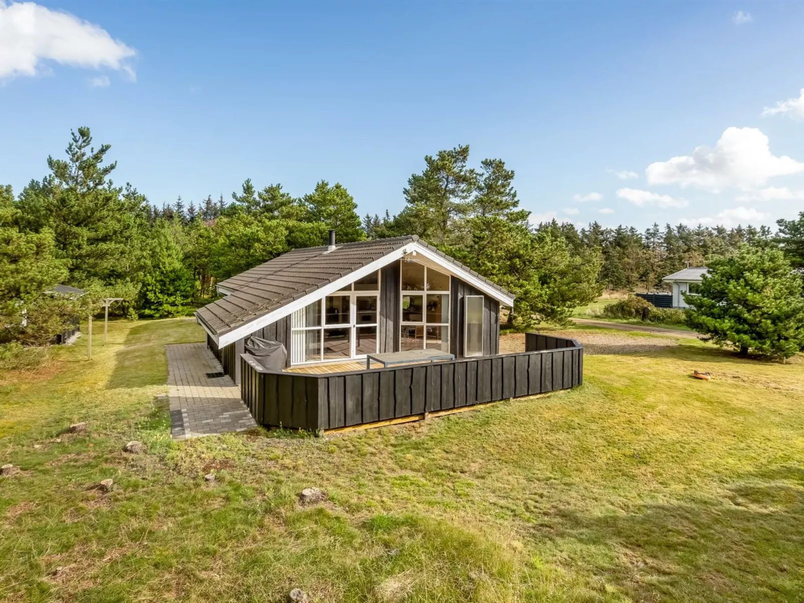 "Skrollan" - 200m to the fjord