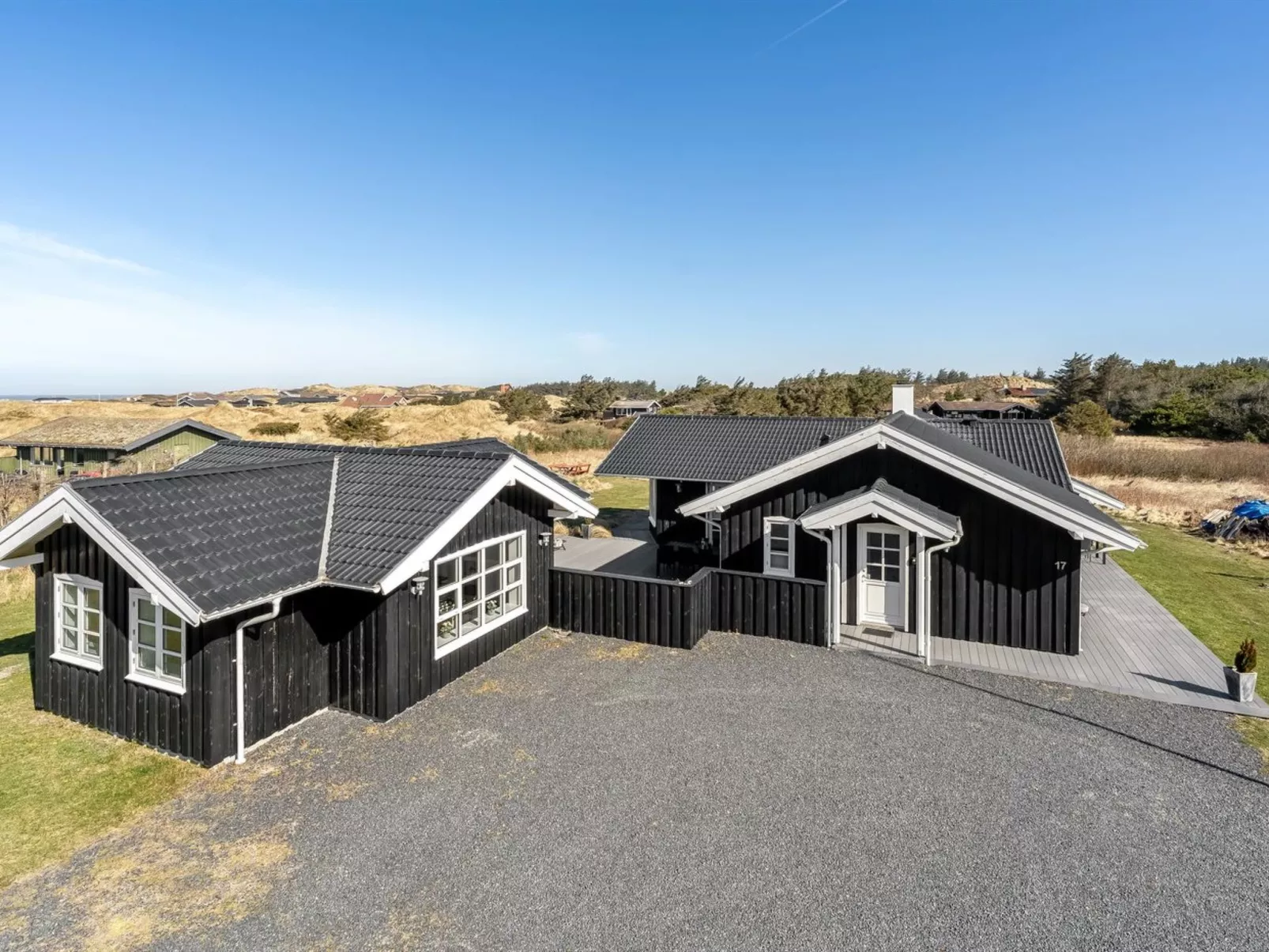 "Djuna" - 550m from the sea