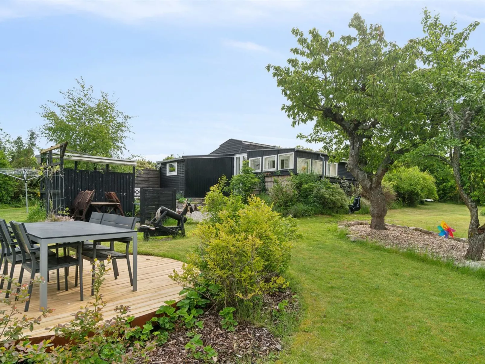 "Holmfridur" - 2km from the sea