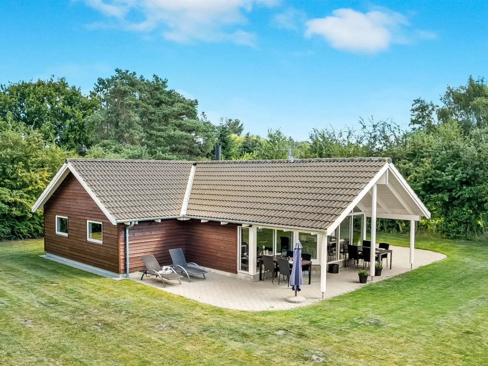 "Annielle" - 500m from the sea