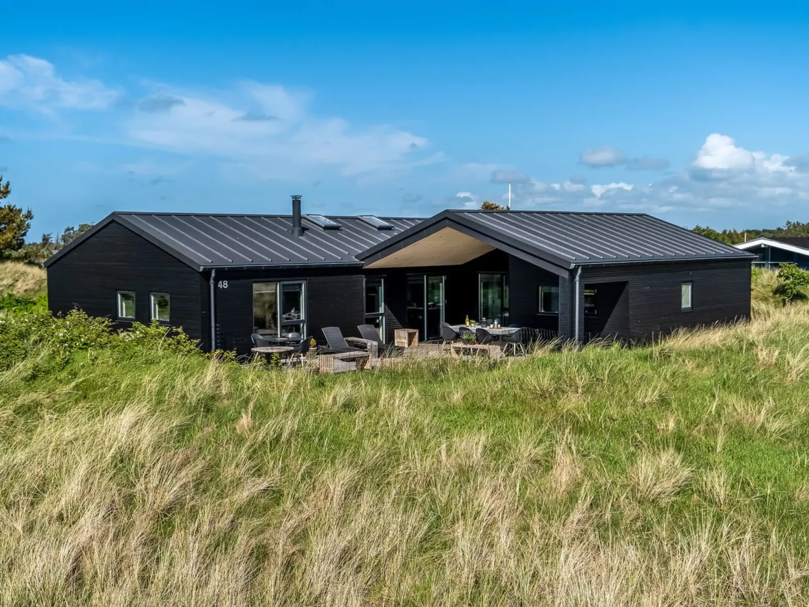 "Eriksine" - 750m from the sea