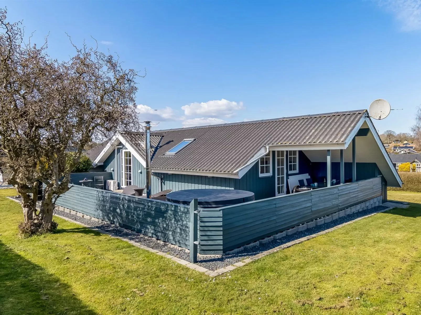 "Aika" - 450m from the sea