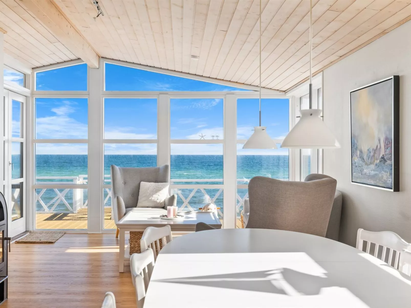 "Answald" - 10m from the sea