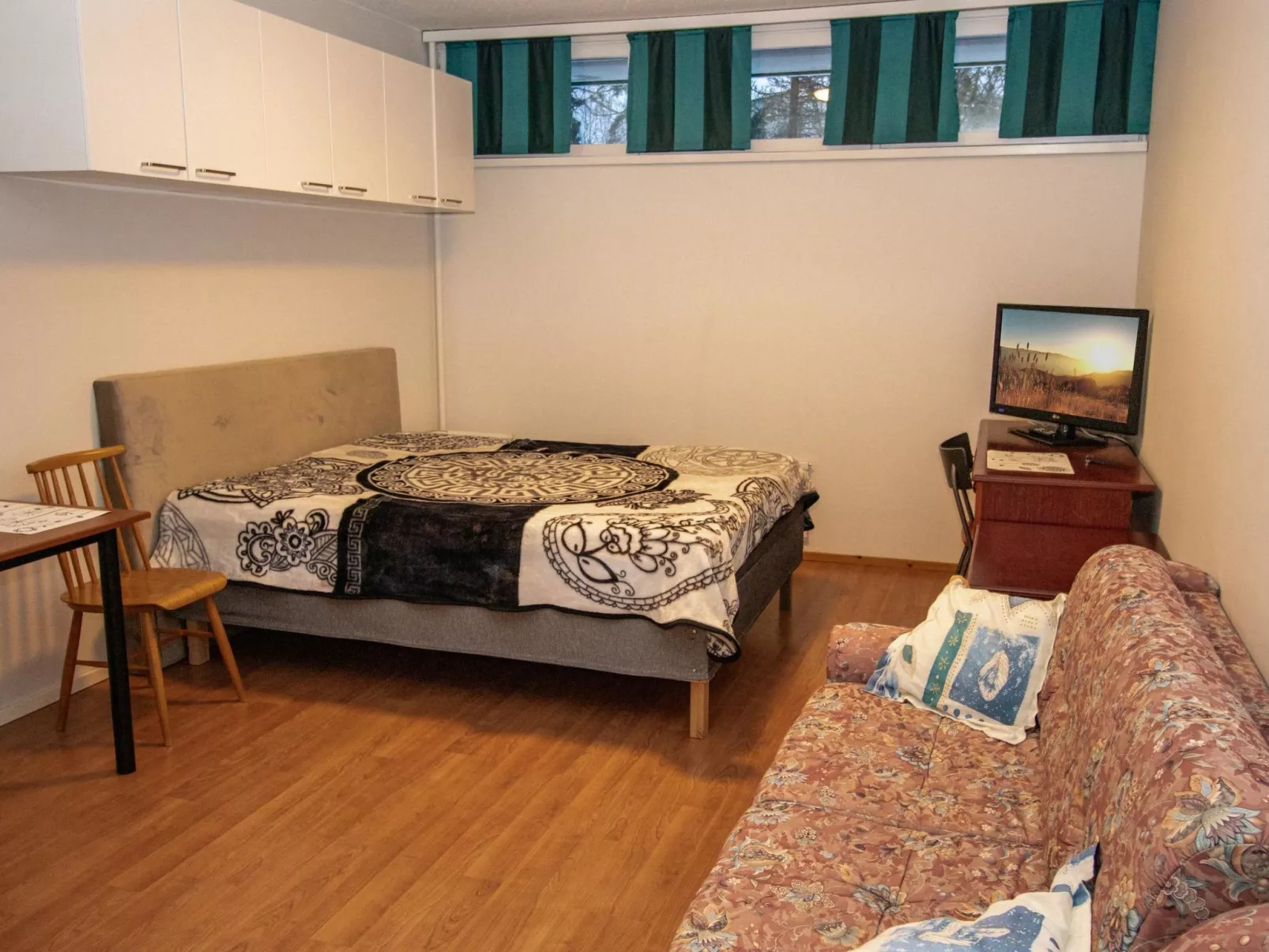 Kylpylä-hotelli, huone 152