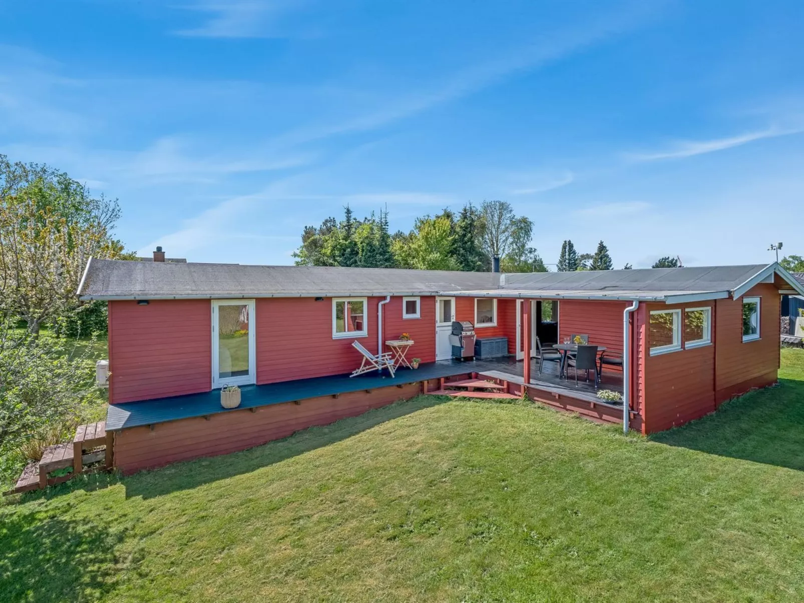 "Oona" - 700m from the sea