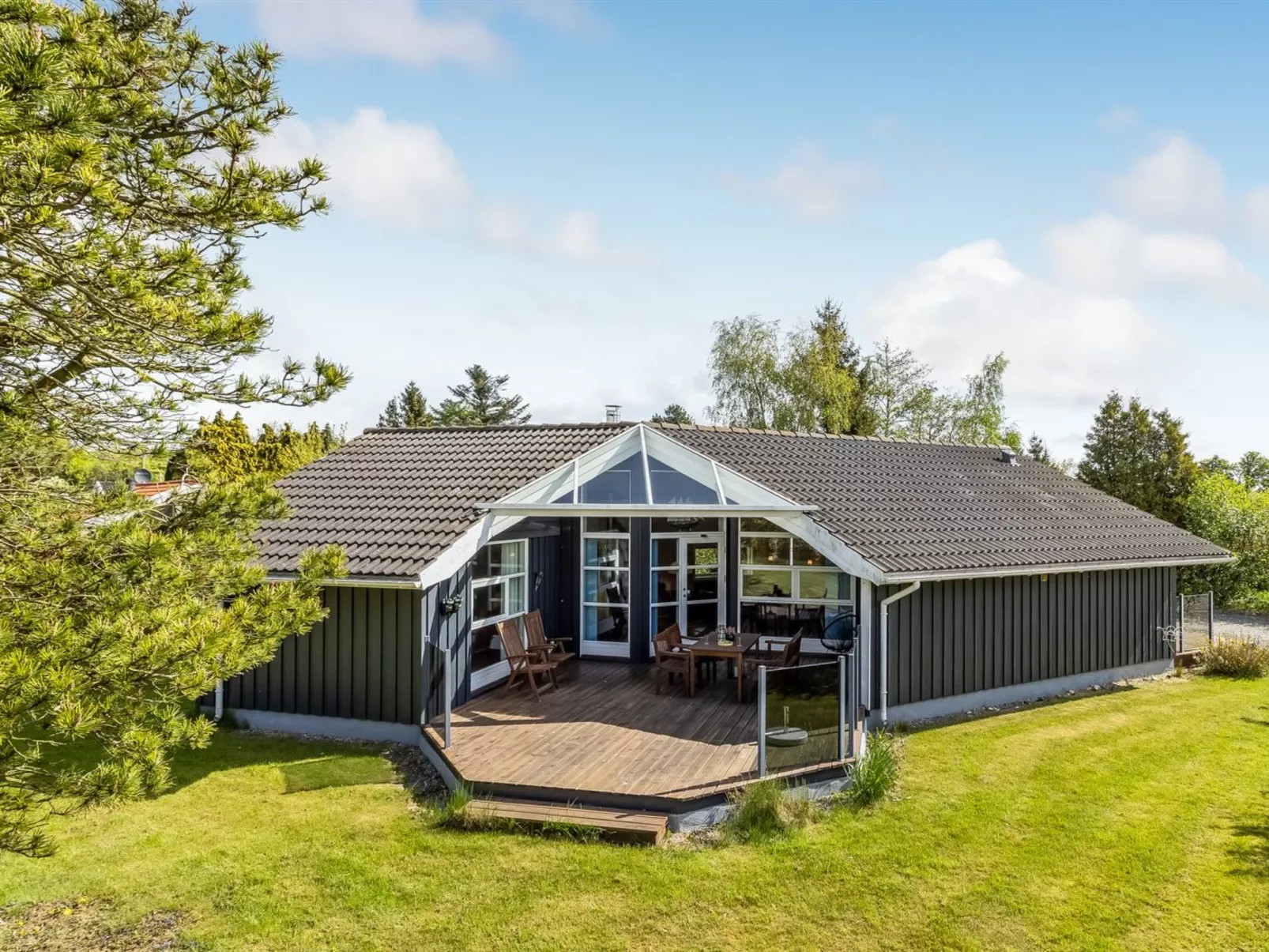 "Winona" - 250m from the sea