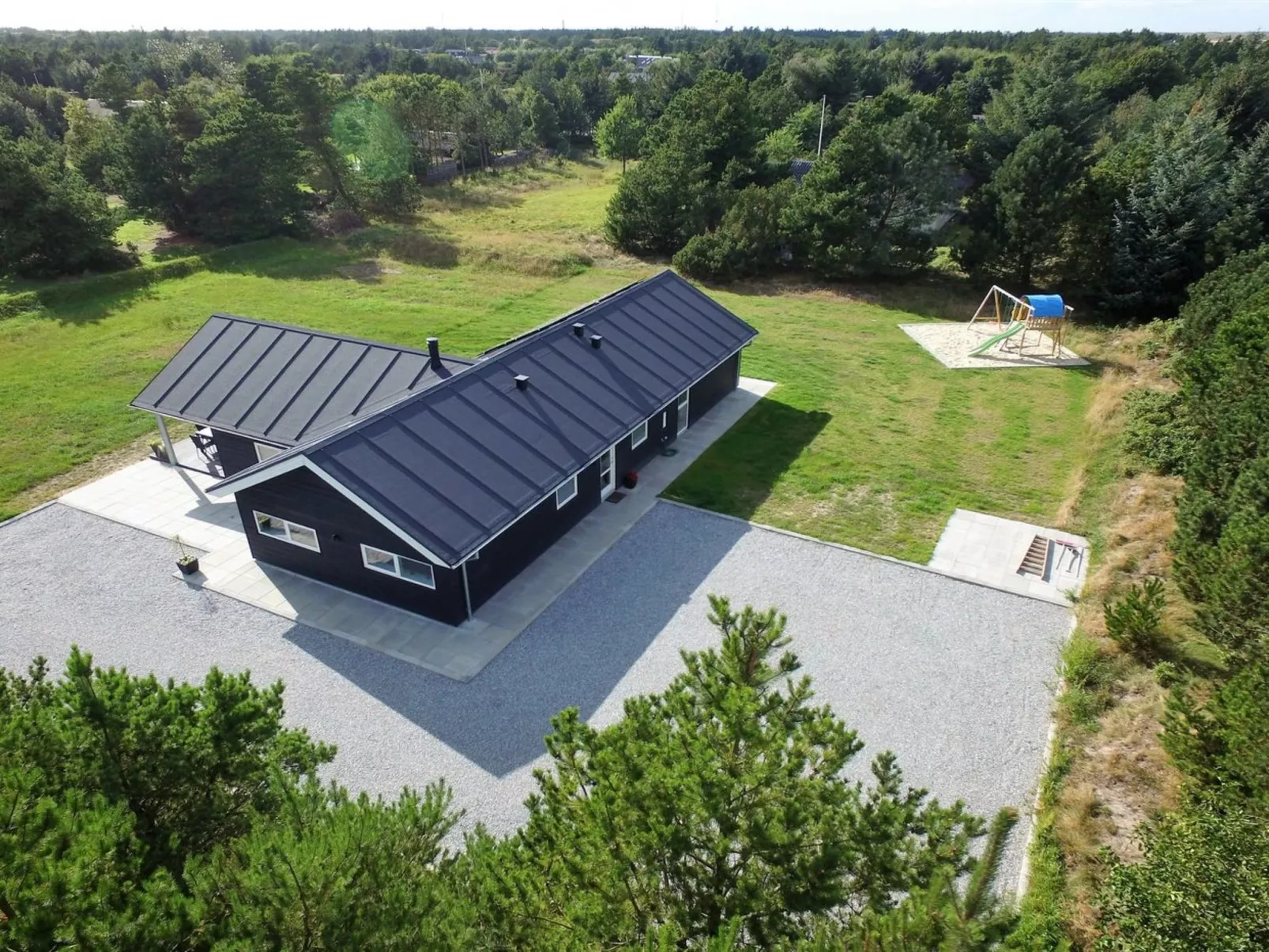 "Hwithoveth" - 1.4km from the sea