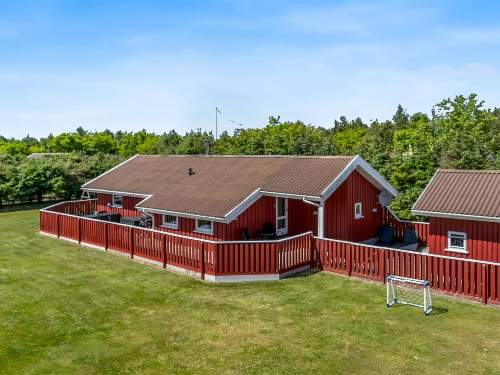 "Hans" - 1.2km from the sea