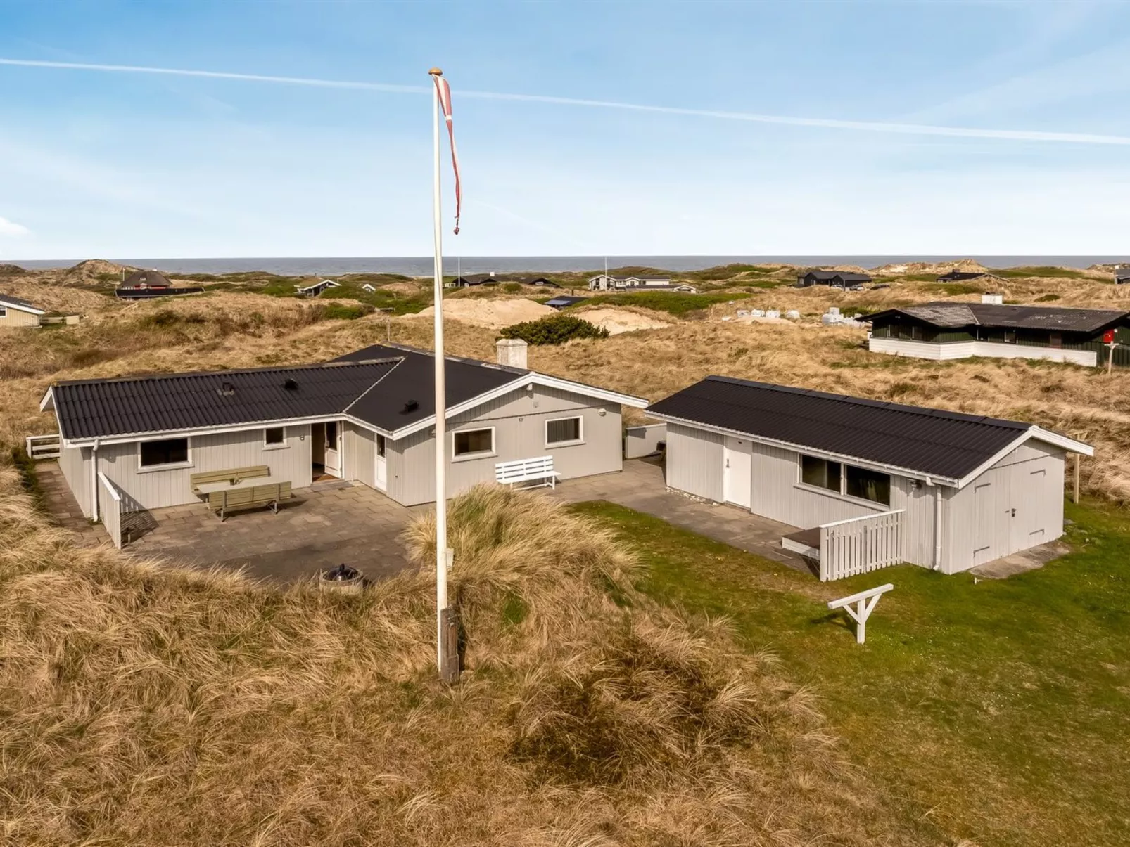 "Fridgerd" - 300m from the sea