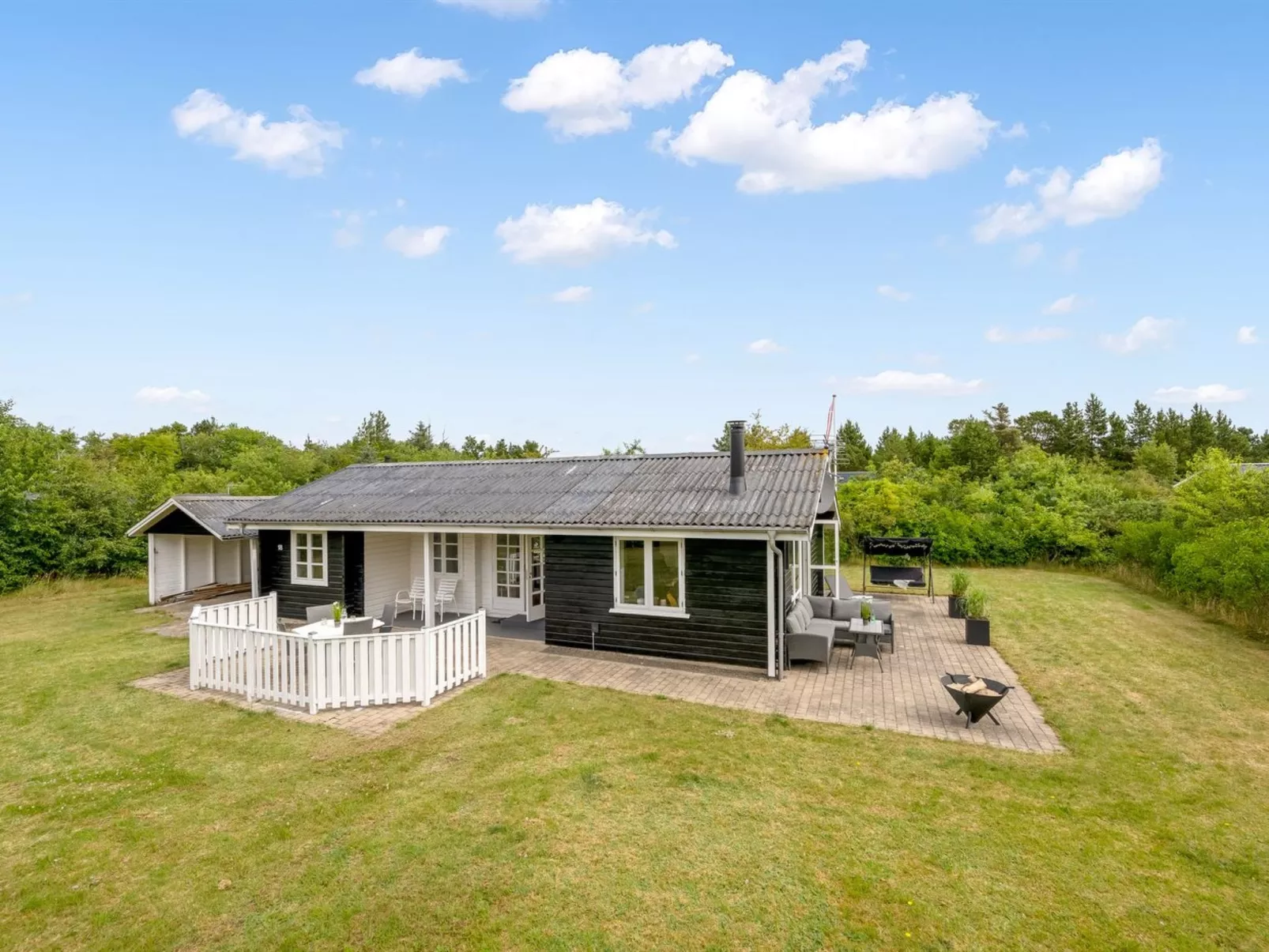 "Blesse" - 500m to the fjord