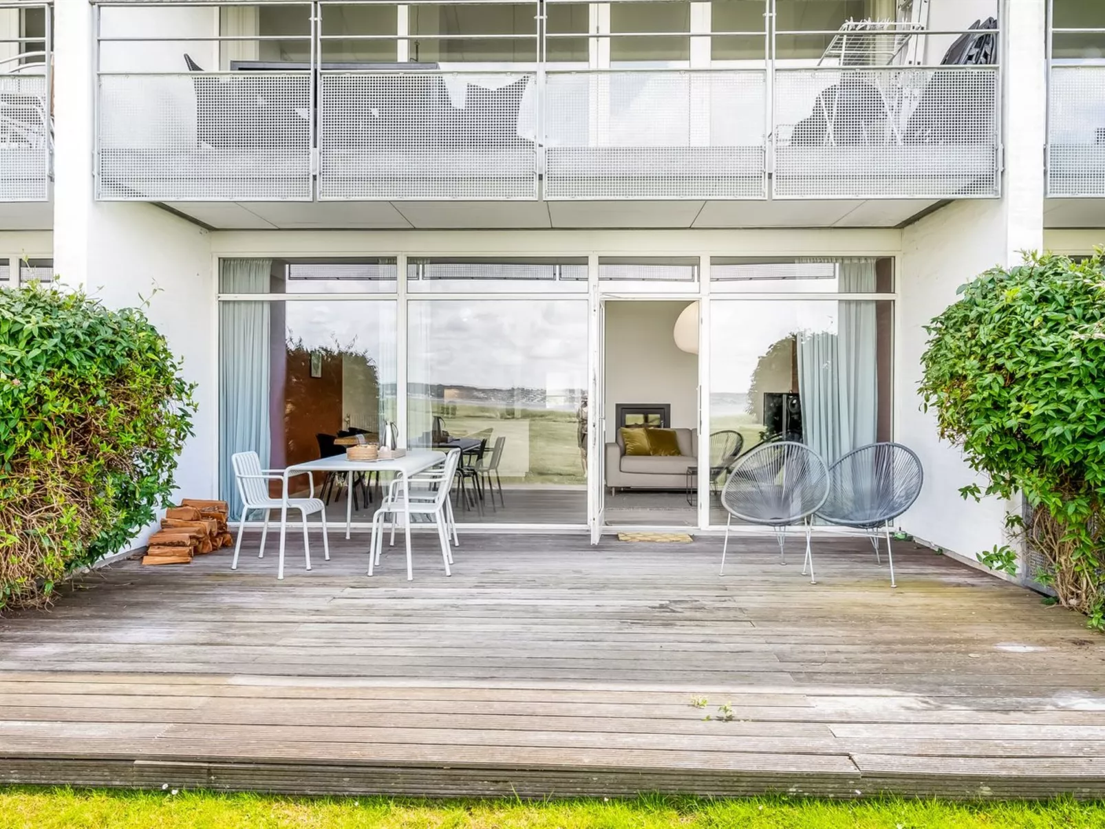 "Arian" - 25m from the sea