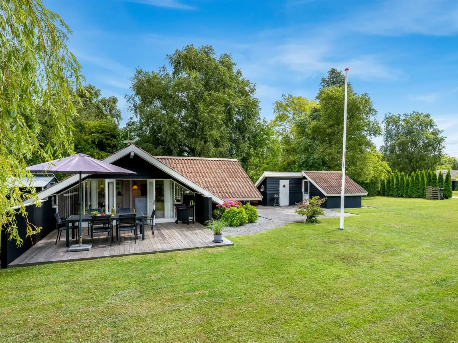 "Tara" - 450m from the sea