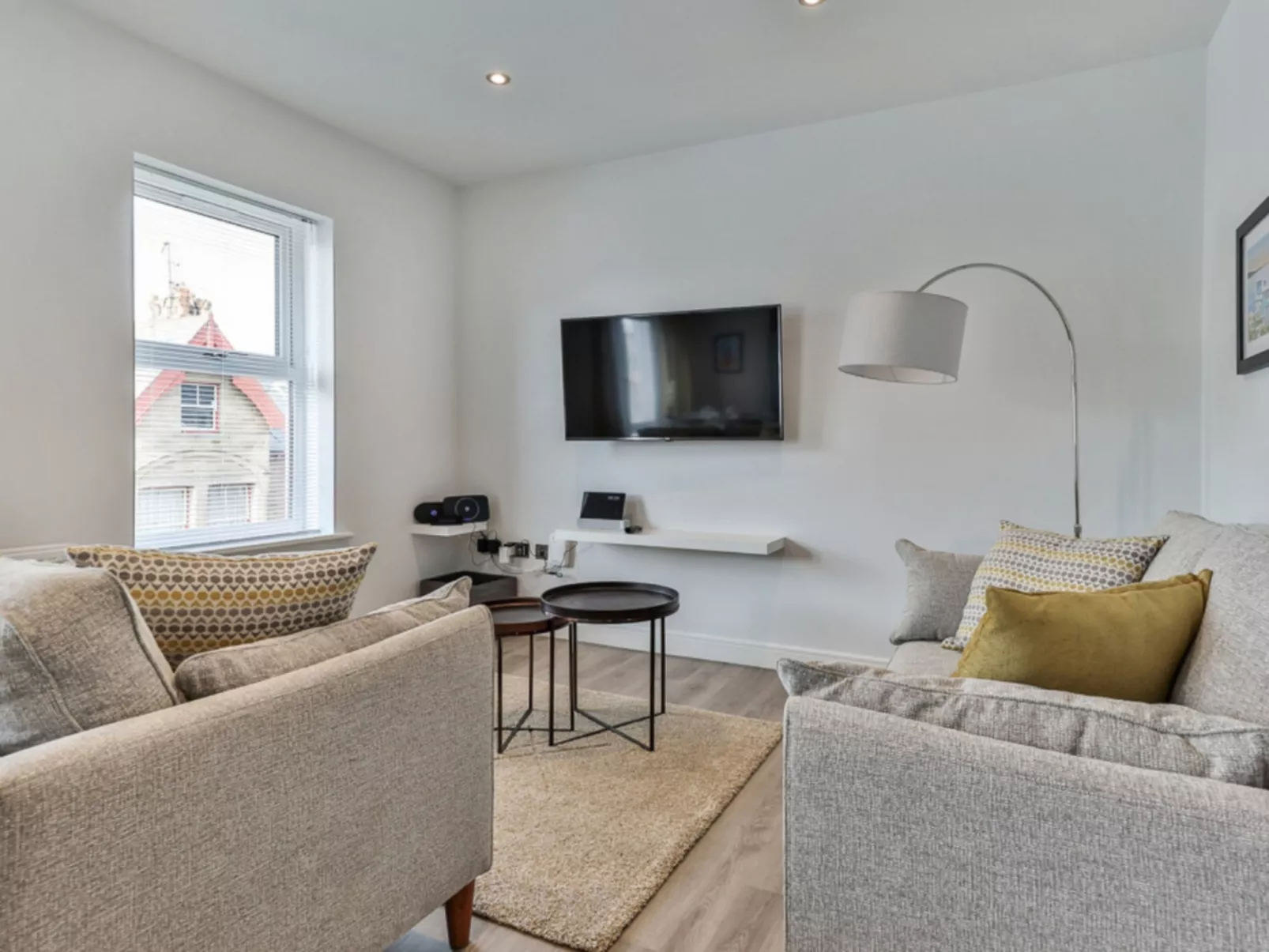Belle House, Apt 4