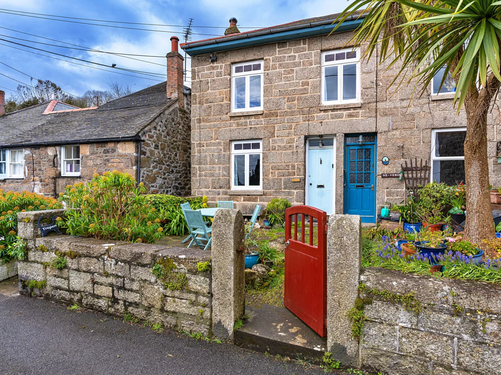 Cosy Mousehole Cottage with Sea Views