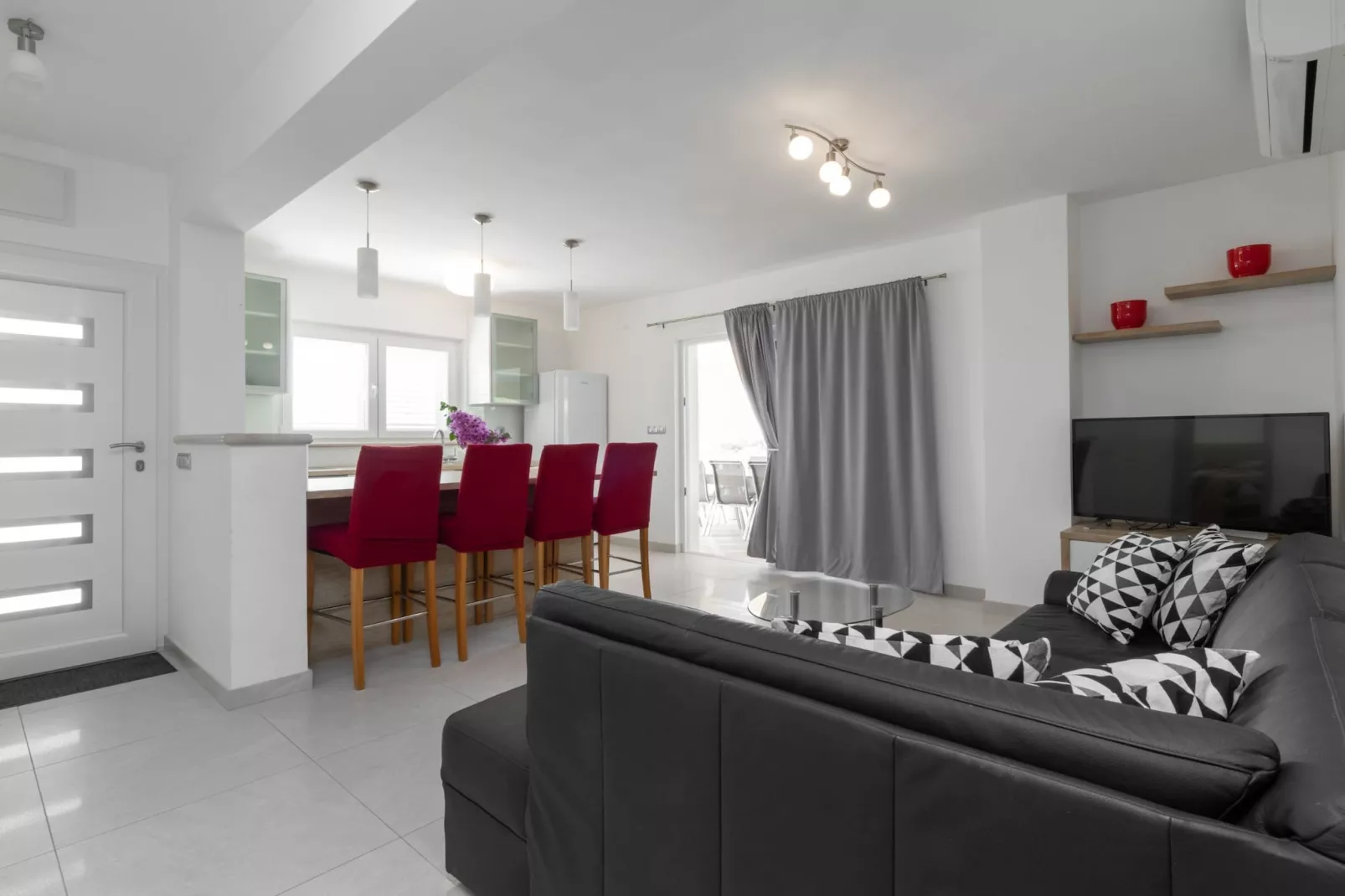 Modern Villa with Pool