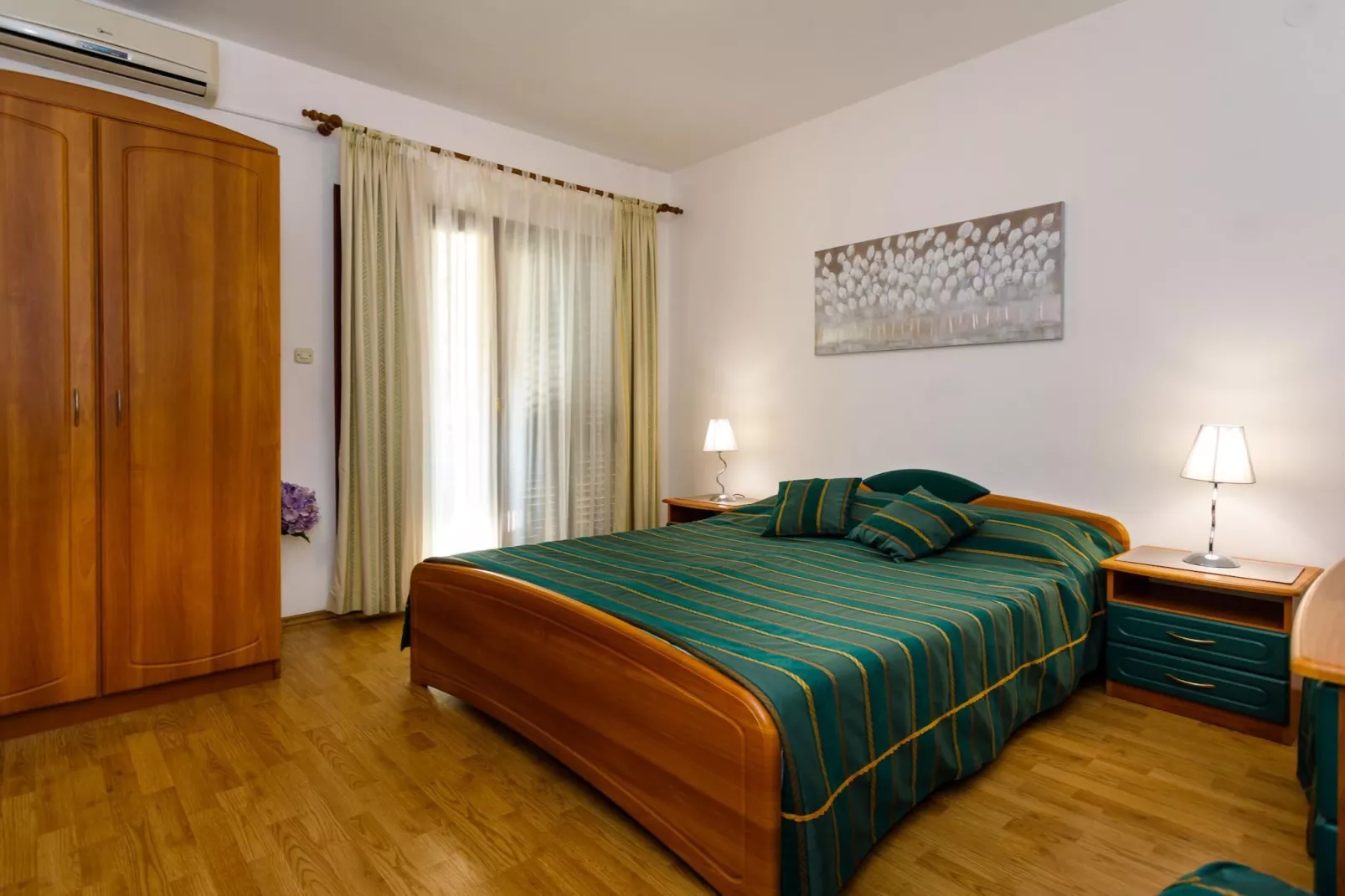 Sunny and Sleek Krk Rooms with Balcony - Classic Double Room with Balcony (owner Zelena)