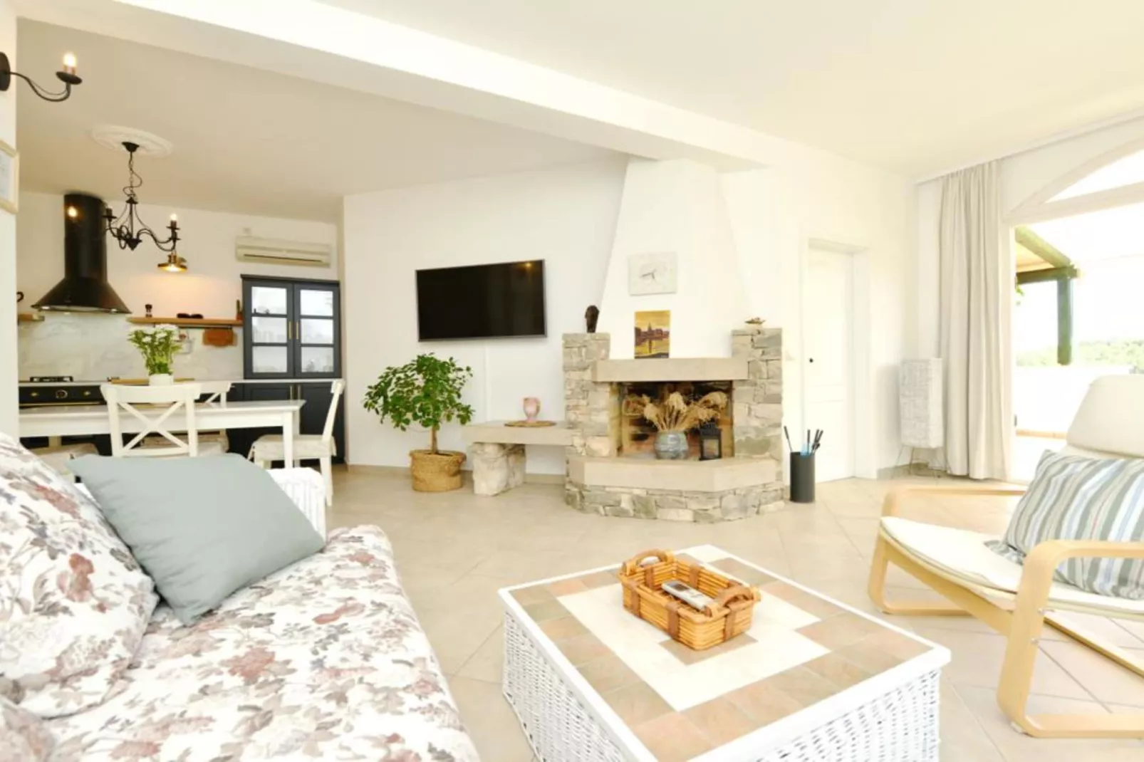 Two-Bedroom Apartment (Maslina)