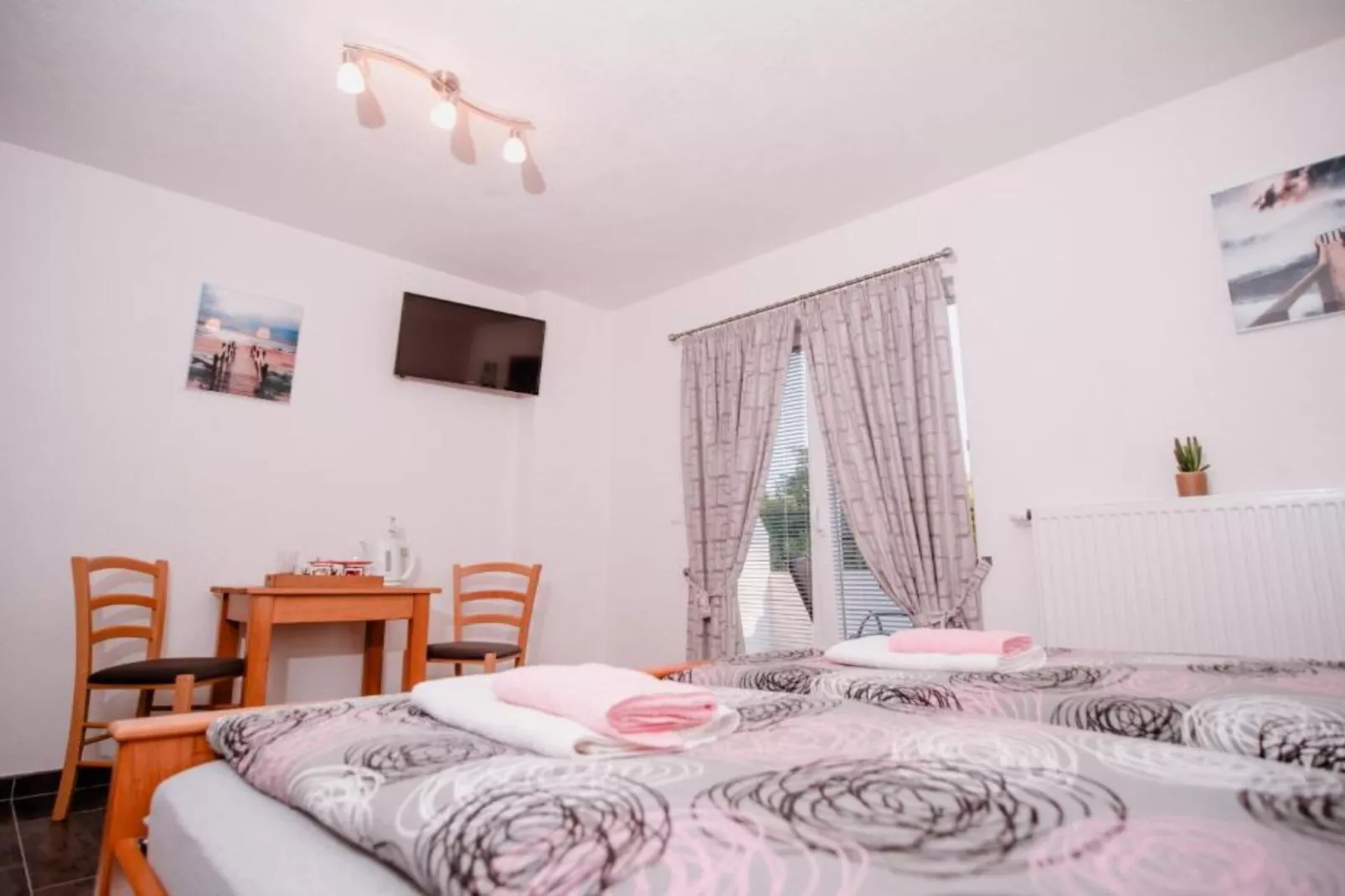 Mountain Serenity Rooms - Double Room with Balcony  3