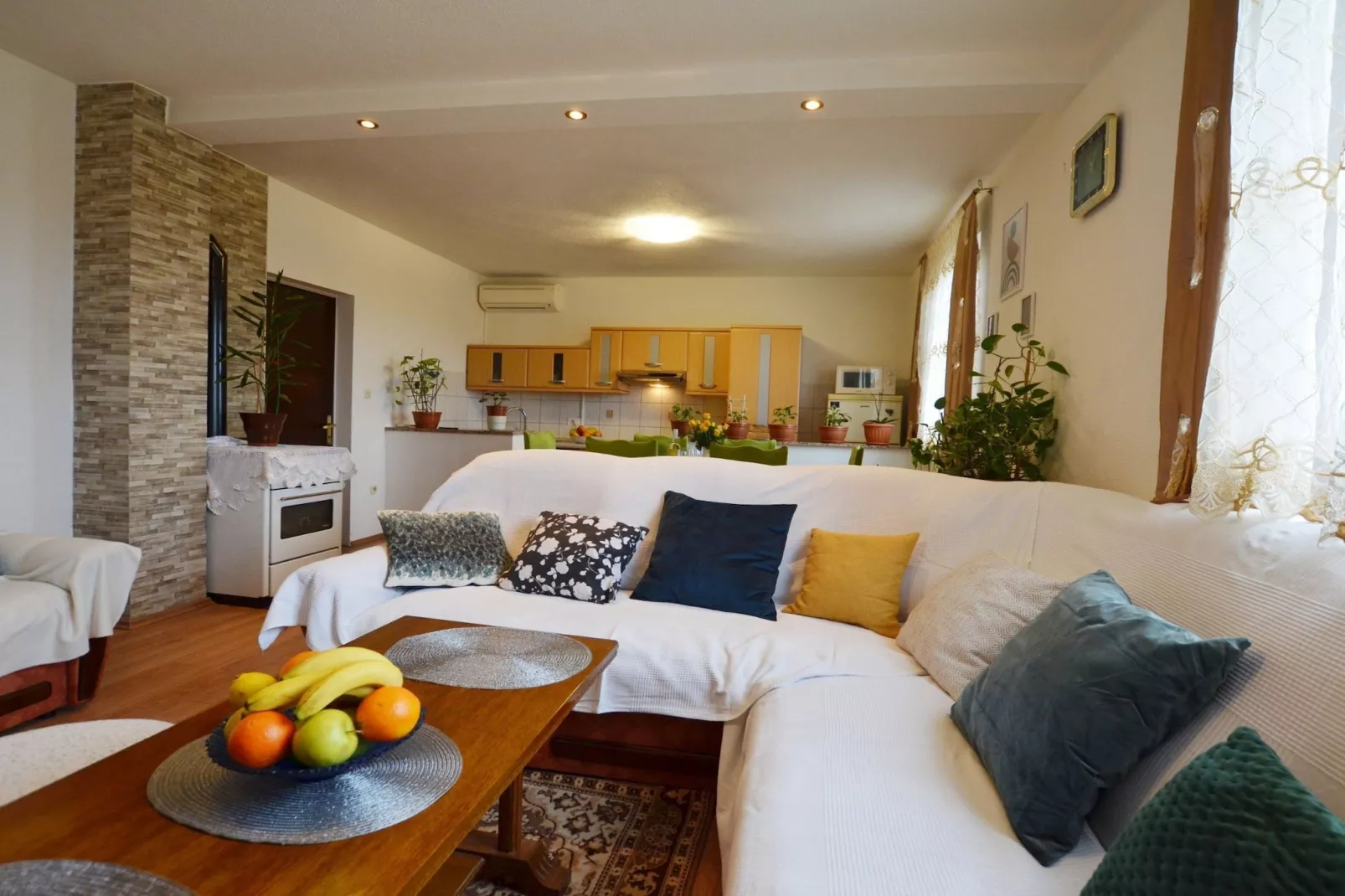 Zevnik Quiet Retreat with Stunning Views and Equestrian Activities - Family Room with Private Bathroom 8