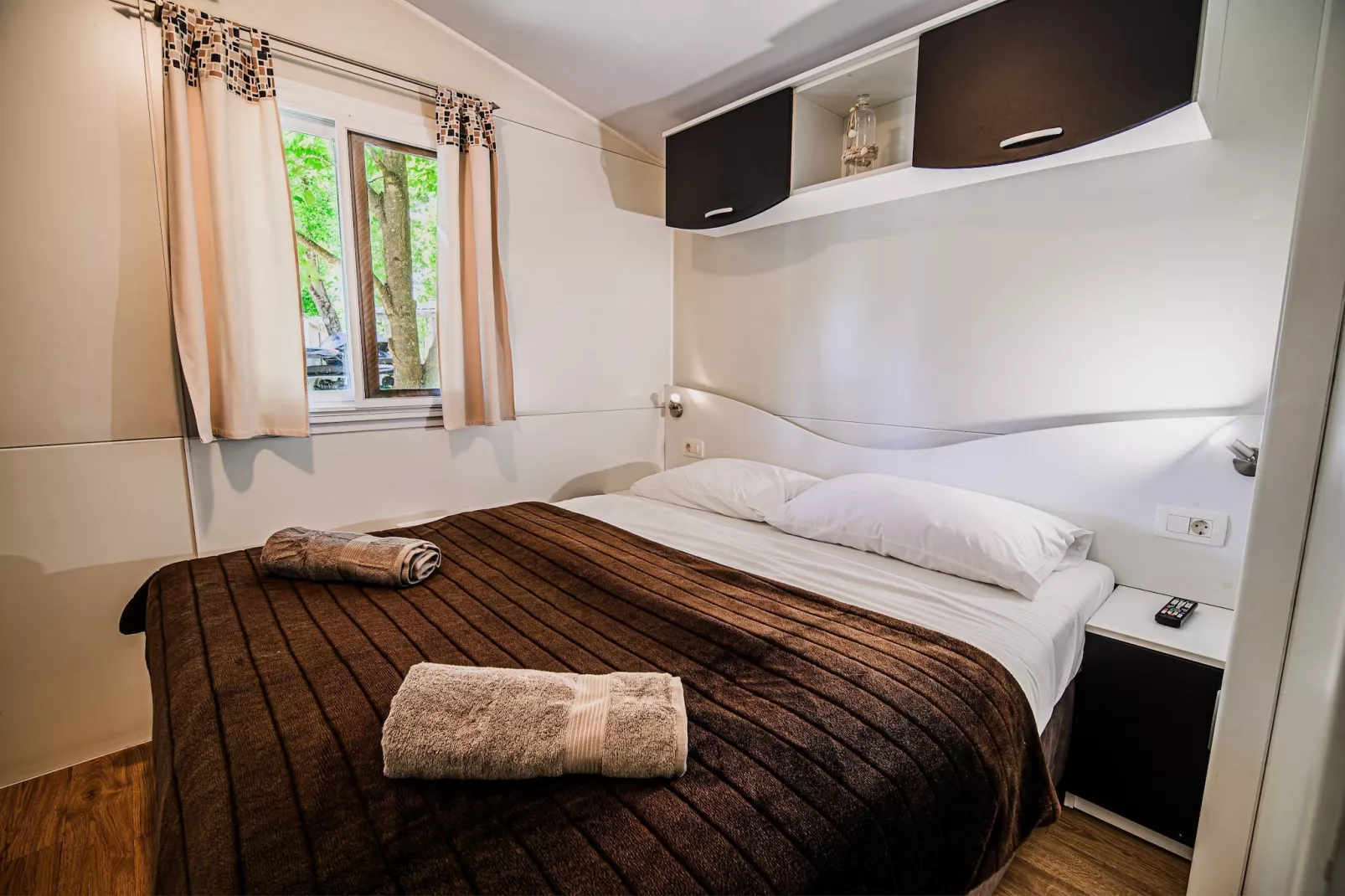 Waterside Retreat Mobile Homes with Thermal Riviera Tickets - Three Bedroom Mobile Home with Lake View  (owner 2)