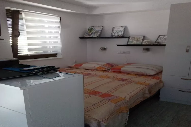 Apartments Sea Eyes - Studio Apartment with Terrace and Sea View (Prizemlje)