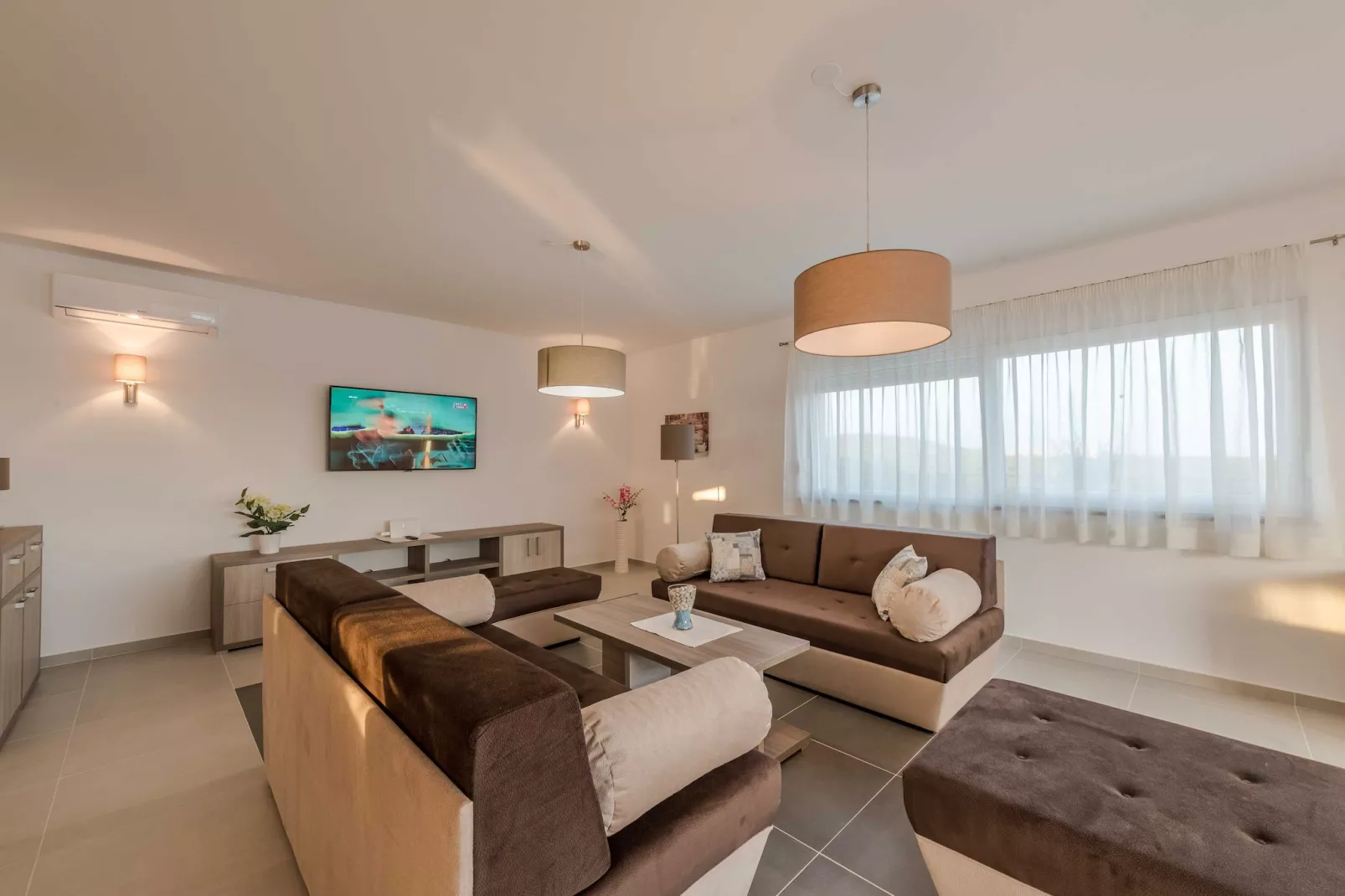 Luxury Escape with Swimming Pool & Modern Design -Deluxe Four Bedroom Villa with Private Pool (Villa 6)