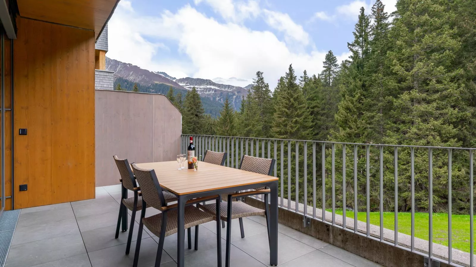 Montafon Deluxe Type G-Terrasbalkon