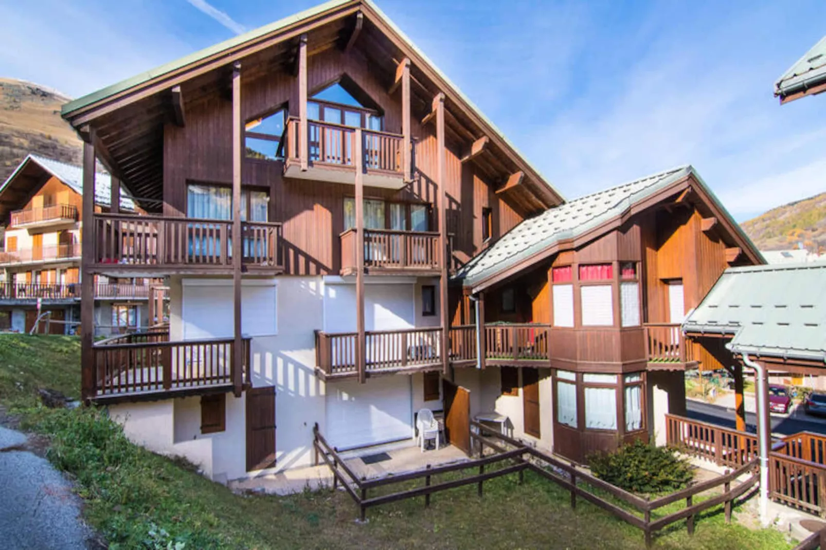 Chalet De Tigny Clematite