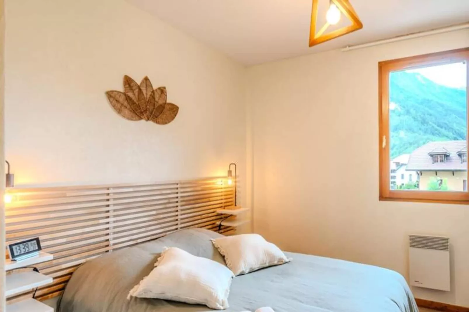 Slow Chalet Th&ocirc;nes: Lac & Montagne -15 Min Ski - Ascenseur, Balcon, Parking