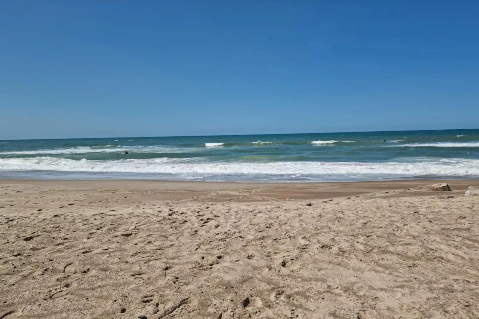 Ontsnapping aan zee met schommel-Waterzicht