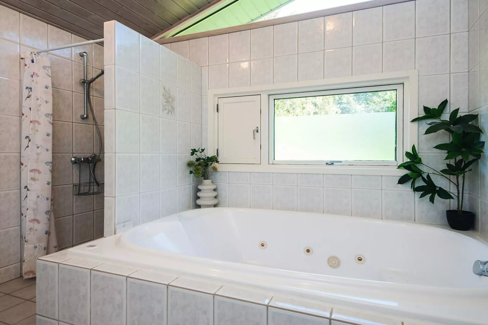 Luxe Spa Retreat in Blavand -- By Traum Ferienwohnungen-Spa