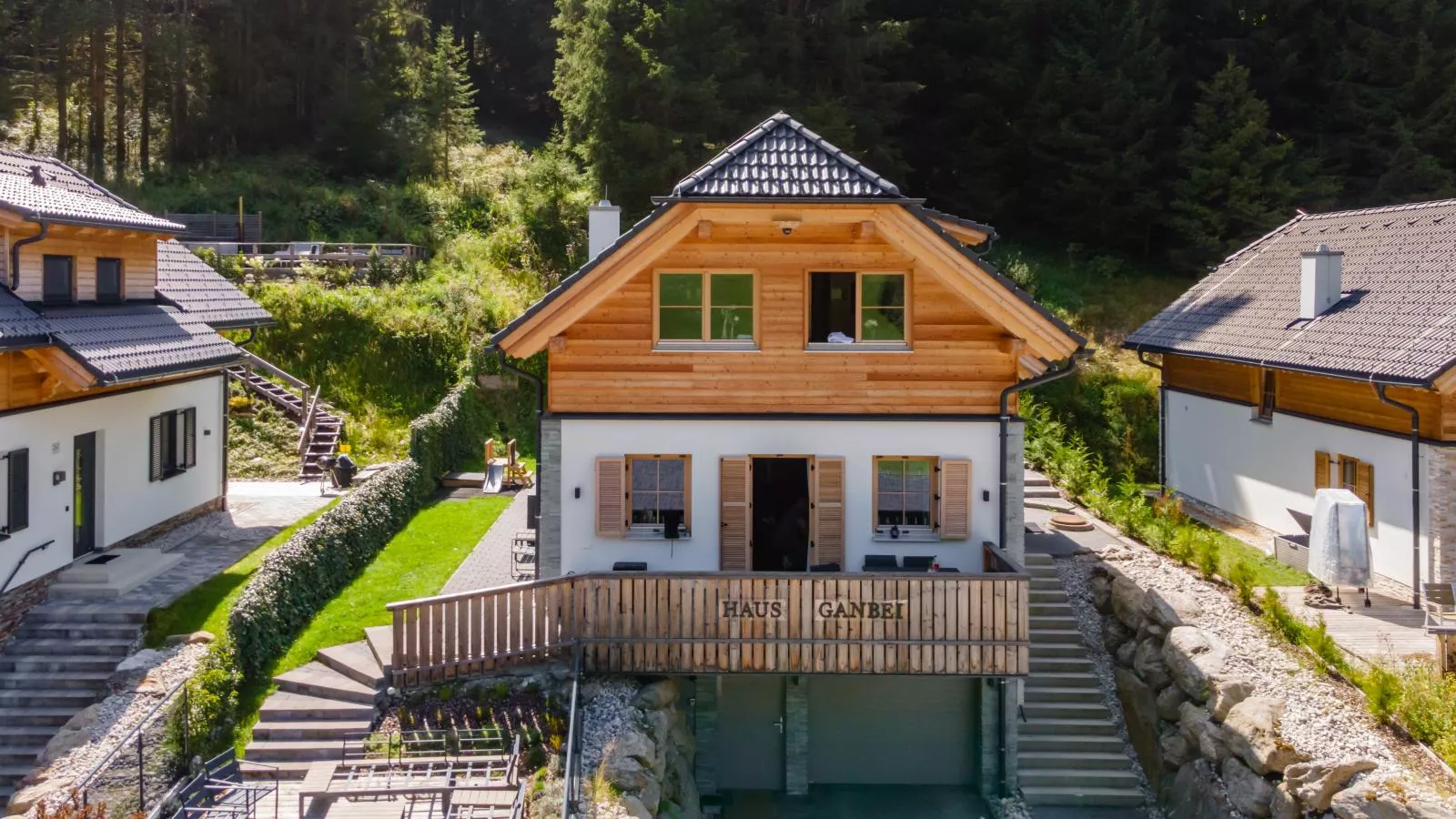 Haus Ganbei-Buitenkant zomer