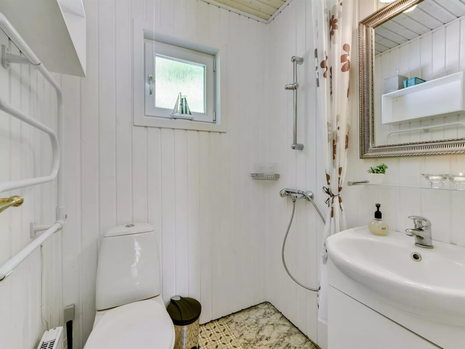 "Deik" - 2km to the fjord