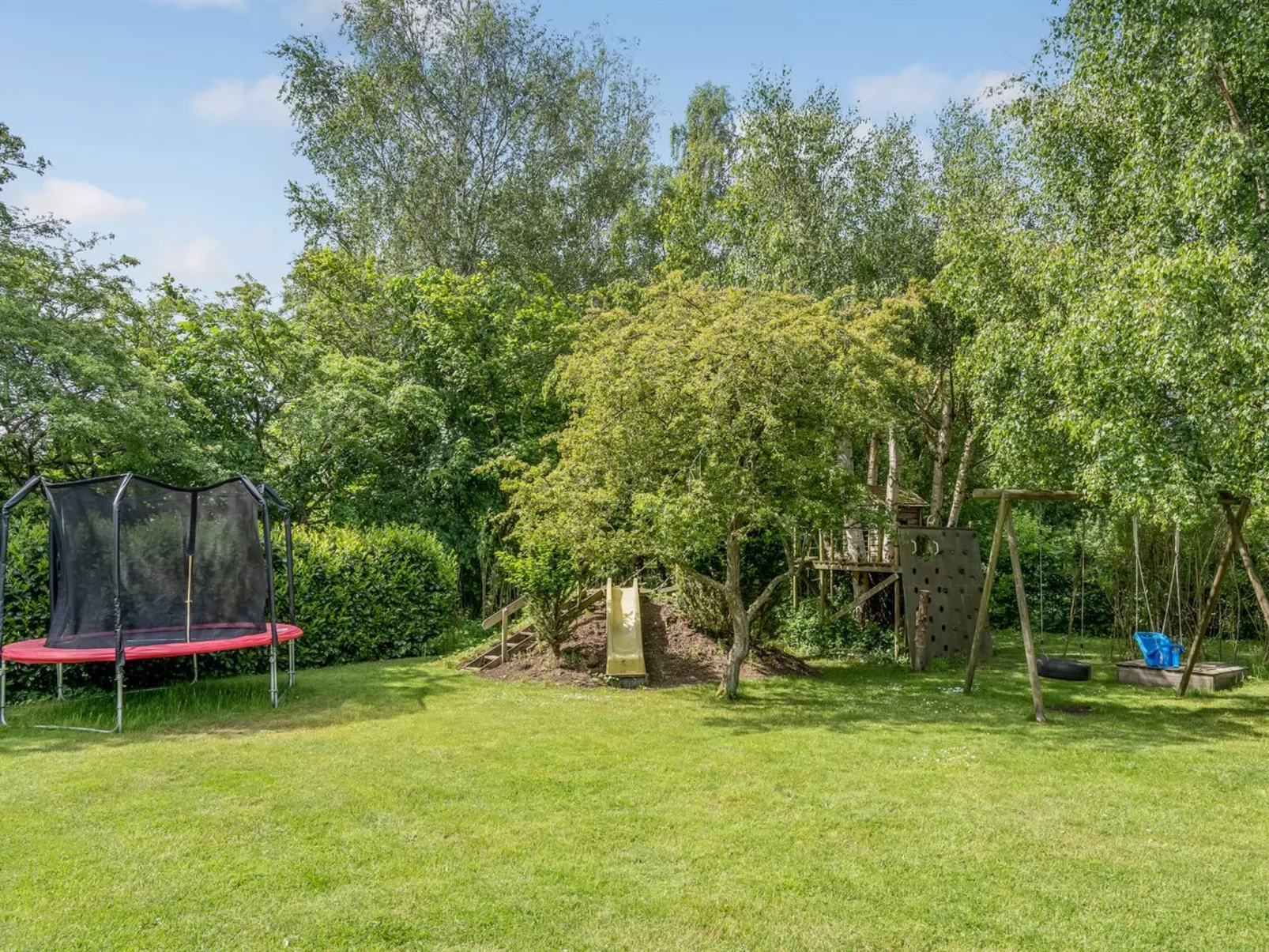 "Anemone" - 700m from the sea