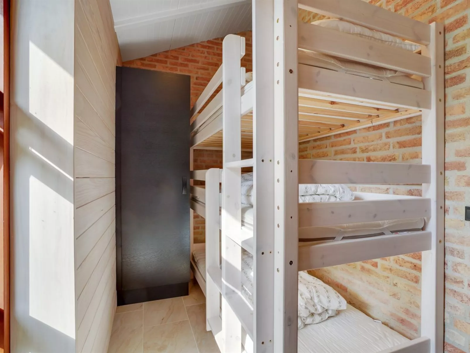 "Andri" - 600m to the fjord