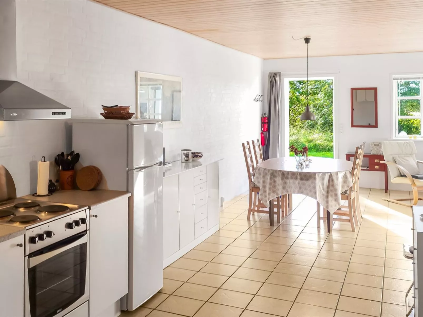 "Elef" - 2.0km from the sea