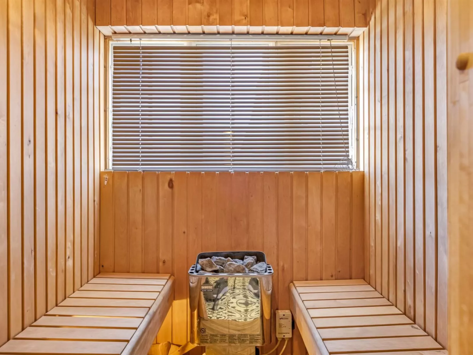 "Narvik" - 4.5km from the sea